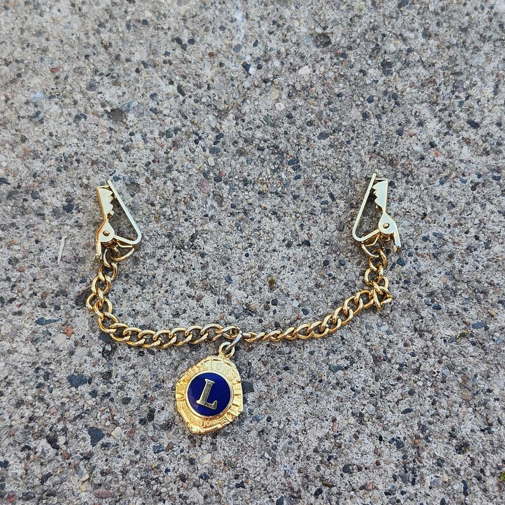Lions International Sweater Guard Clip Chain Gold Tone Blue Enamel Badge Charm